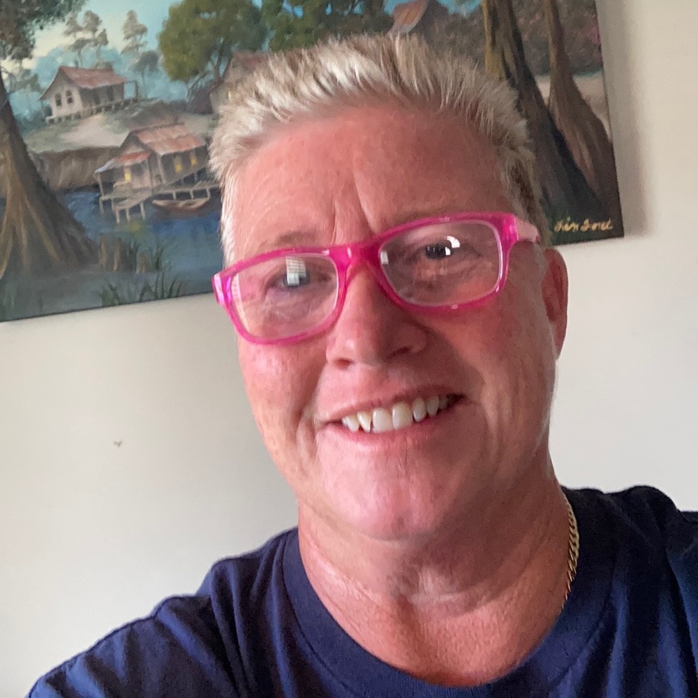 Meet your Posher, Cynthia